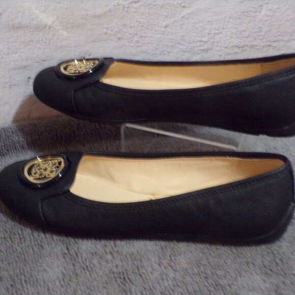 Liz Claiborne Black Flats Size 6M New - Picture 2 of 4